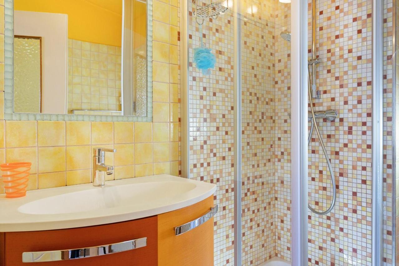 בלאנו Attic Lake View מראה חיצוני תמונה