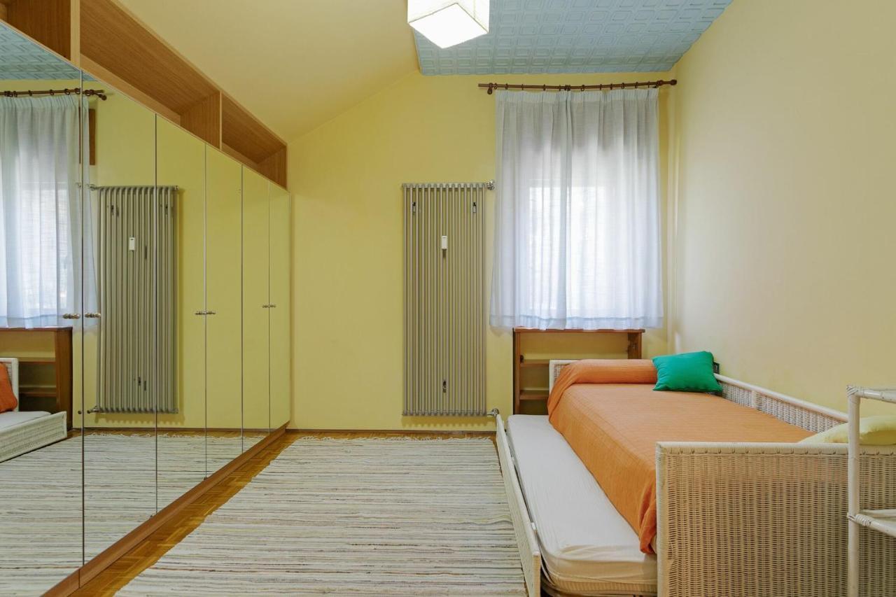 בלאנו Attic Lake View מראה חיצוני תמונה