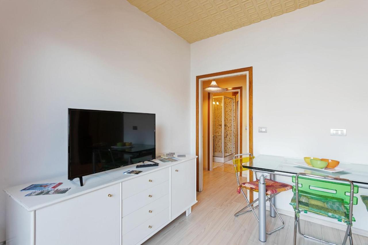בלאנו Attic Lake View מראה חיצוני תמונה